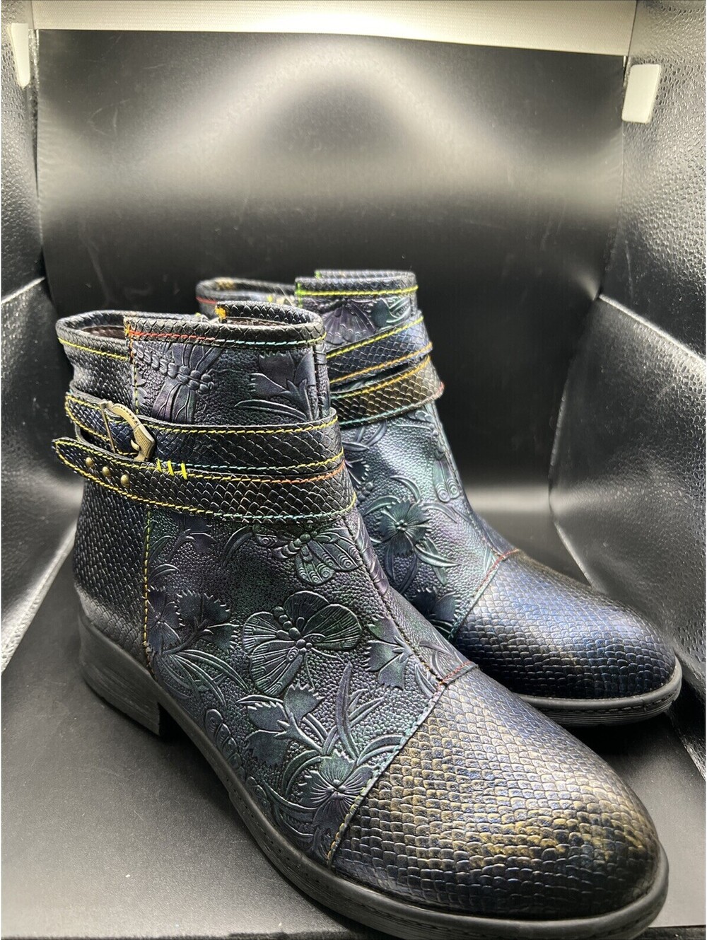 Size 38 Embossed Dragonfly Flat Boots